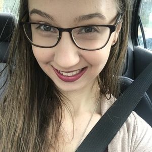 Meet your Posher, Rebecca